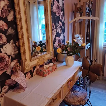 Le Chant Des Oiseaux Bed & Breakfast